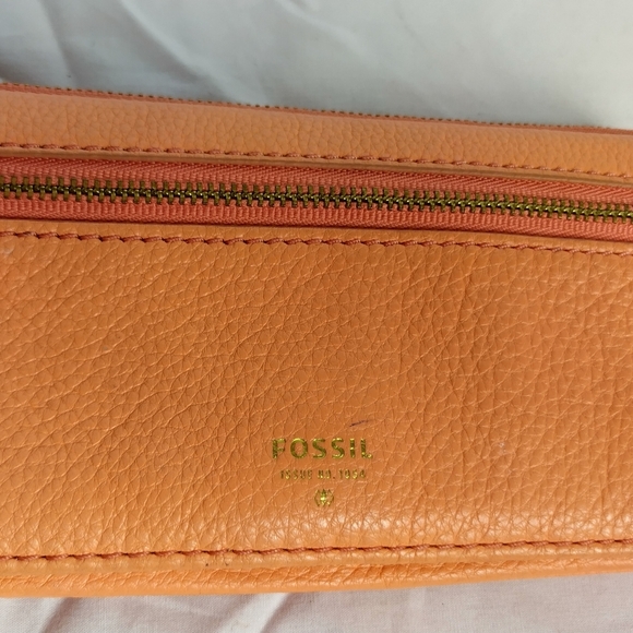 Vtg Fossil Women's Pebbles Leather Pink/Salmon Leather Wallet - Picture 2 of 16